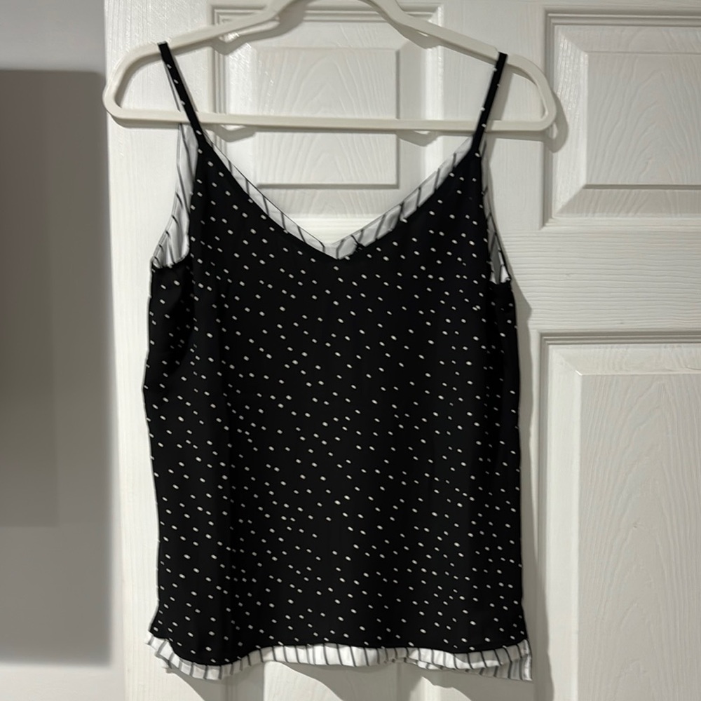 White House black market Black and White Fitted Sleeveless Camisole size xs